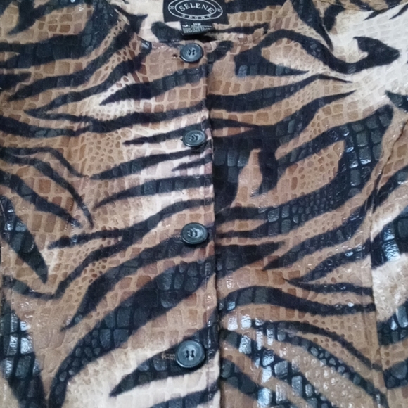 Woman jacket - Picture 2 of 4